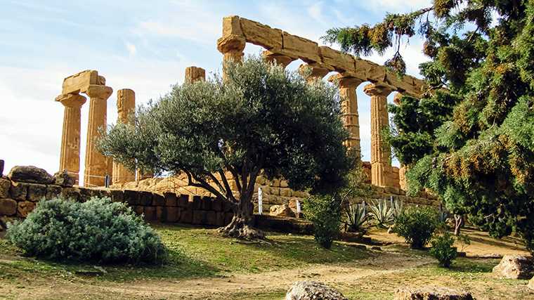 De tempel van Juno bij Agrigento op Sicilië.