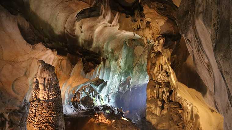 De grotten van Gua Tempurung, Maleisië