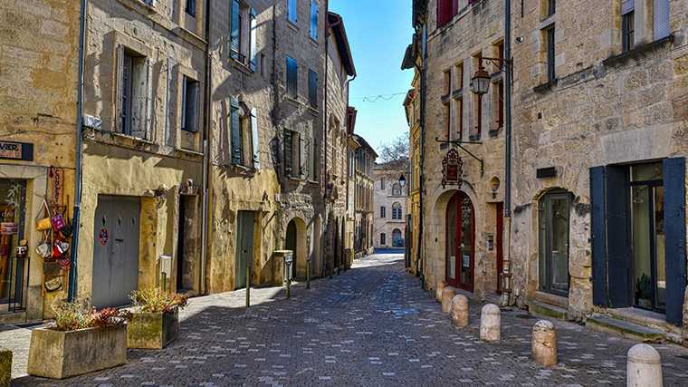 Een straatje in het stadje Uzès.