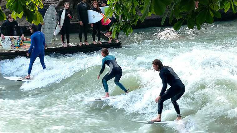 Geinig toch? Surfen in het centrum van München!