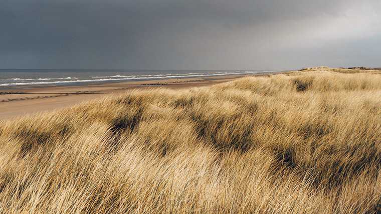Rustige stranden aan de Belgische kust vind je bij Bredene.