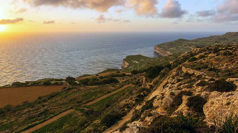 Dingli Cliffs bij zonsondergang.