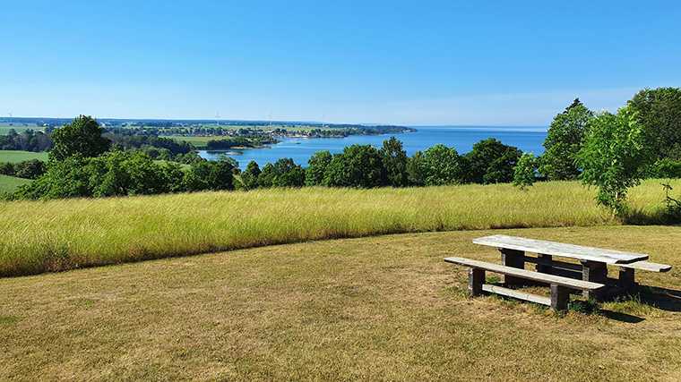 Een picknick met uitzicht vanaf de top van de Omberg.