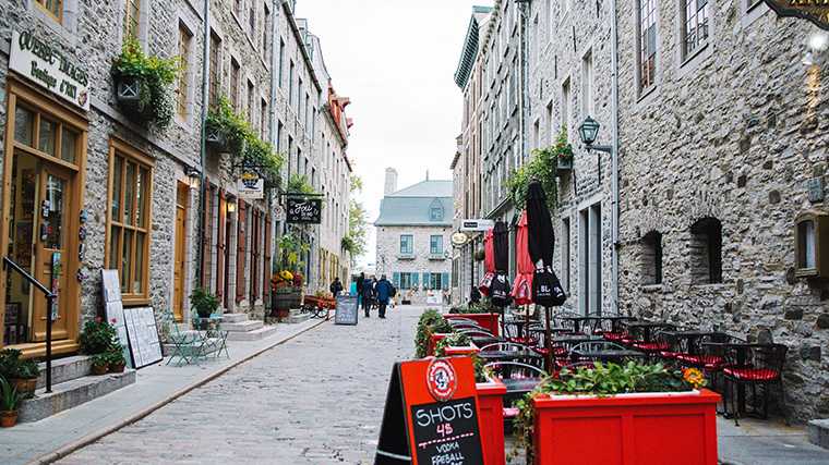 Gezellige terrasjes in Vieux-Québec.
