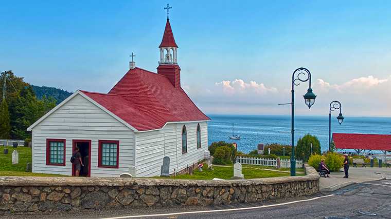 Het oudste nog bestaande houten kapelletje van Noord-Amerika staat in Tadoussac.