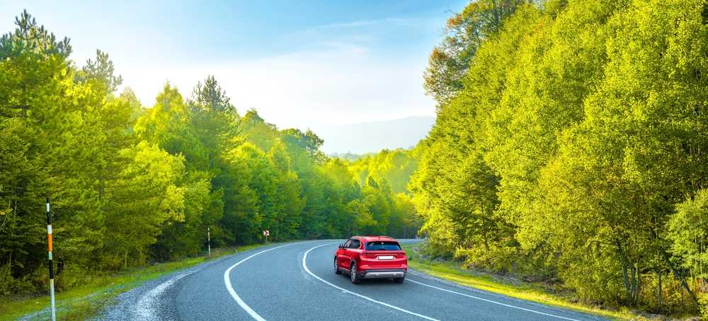 Auto huren voor roadtrip in het voorjaar.