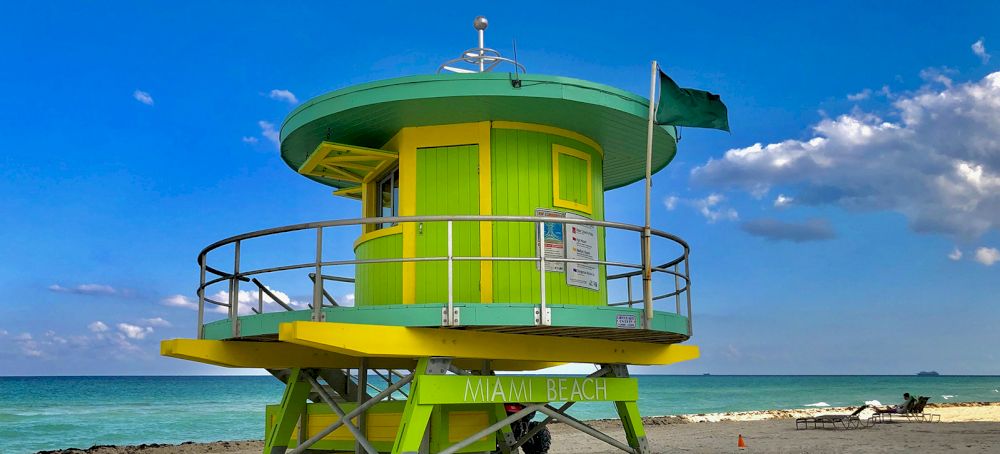 Typisch strandwachthuisje op Miami Beach.